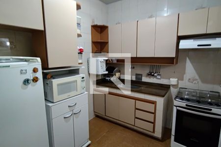 Casa à venda com 330m², 3 quartos e 5 vagas Casa à venda com 330m², 3 quartos e 5 vagascozinha