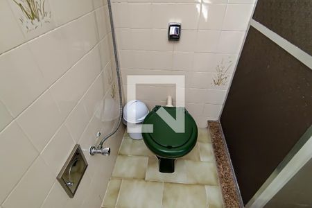 Casa à venda com 330m², 3 quartos e 5 vagas Casa à venda com 330m², 3 quartos e 5 vagasbanheiro social