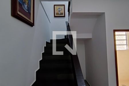 Casa à venda com 330m², 3 quartos e 5 vagas Casa à venda com 330m², 3 quartos e 5 vagasescada