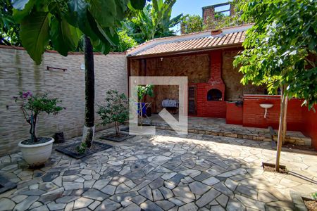 Casa à venda com 330m², 3 quartos e 5 vagas Casa à venda com 330m², 3 quartos e 5 vagasarea de lazer