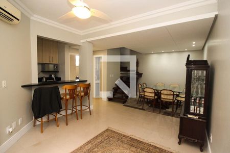 Sala de casa de condomínio para alugar com 3 quartos, 197m² em Ipanema, Porto Alegre