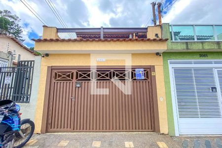 Casa à venda com 130m², 3 quartos e 2 vagasFachada