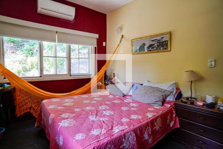 Quarto de casa à venda com 3 quartos, 250m² em São Francisco, Niterói