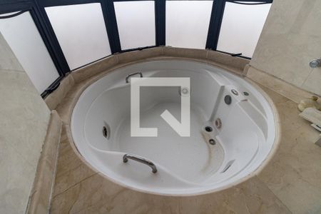 Apartamento à venda com 495m², 4 quartos e 4 vagas Apartamento à venda com 495m², 4 quartos e 4 vagasBanheiro da Suíte 1