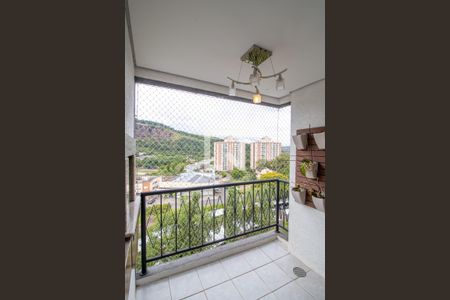 Sacada de apartamento à venda com 3 quartos, 79m² em Jardim Carvalho, Porto Alegre
