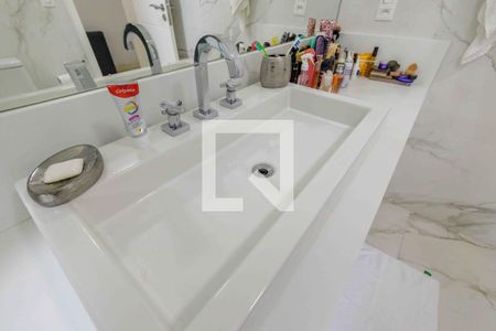 Apartamento à venda com 369m², 4 quartos e 3 vagasBanheiro da Suíte 2