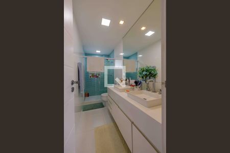 Apartamento à venda com 369m², 4 quartos e 3 vagasBanheiro Social