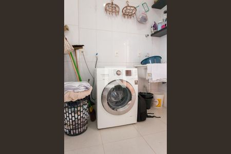 Casa de condomínio à venda com 320m², 5 quartos e 4 vagasÁrea de Serviço