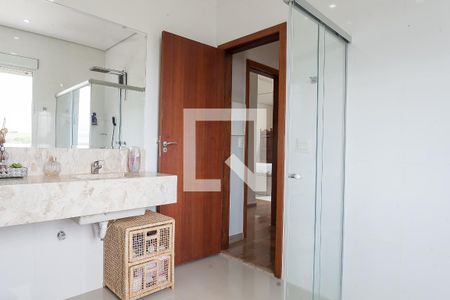 Casa de condomínio à venda com 320m², 5 quartos e 4 vagasBanheiro da Suíte