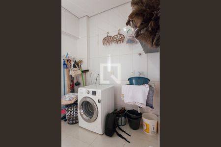 Casa de condomínio à venda com 320m², 5 quartos e 4 vagasÁrea de Serviço