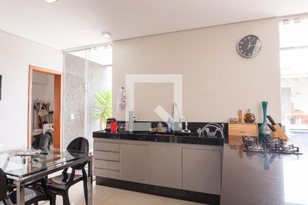 Casa de condomínio à venda com 320m², 5 quartos e 4 vagasCozinha