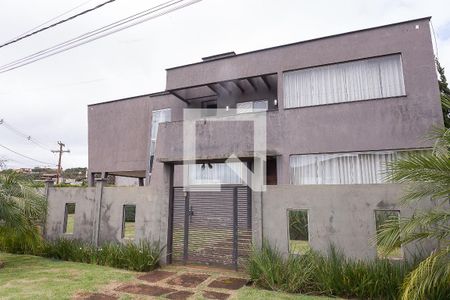 Casa de condomínio à venda com 320m², 5 quartos e 4 vagasfachada