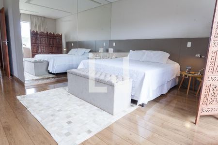 Casa de condomínio à venda com 320m², 5 quartos e 4 vagassuite 