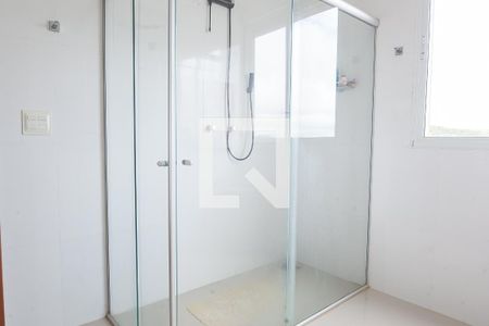 Casa de condomínio à venda com 320m², 5 quartos e 4 vagasBanheiro da Suíte