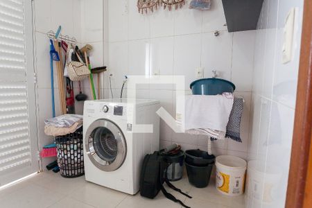 Casa de condomínio à venda com 320m², 5 quartos e 4 vagasÁrea de Serviço