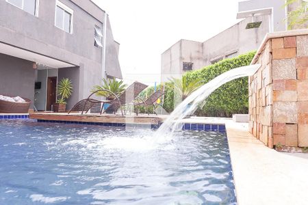 Casa de condomínio à venda com 320m², 5 quartos e 4 vagasPiscina