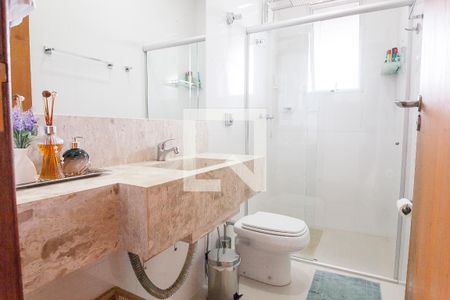 Casa de condomínio à venda com 320m², 5 quartos e 4 vagasBanheiro Social