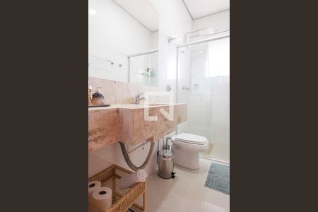 Casa de condomínio à venda com 320m², 5 quartos e 4 vagasBanheiro Social