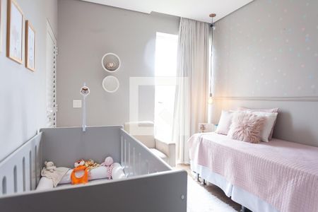 Casa de condomínio à venda com 320m², 5 quartos e 4 vagasquarto 2