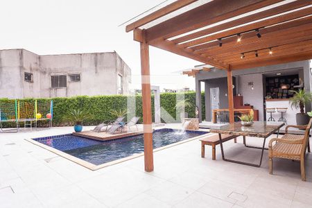 Casa de condomínio à venda com 320m², 5 quartos e 4 vagasPiscina