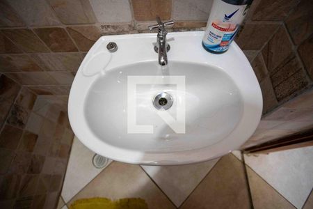 Casa à venda com 300m², 3 quartos e 8 vagasLavabo da garagem 