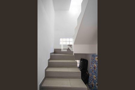 Casa à venda com 300m², 3 quartos e 8 vagasEscada