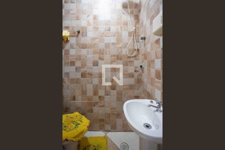 Casa à venda com 300m², 3 quartos e 8 vagasLavabo da garagem 