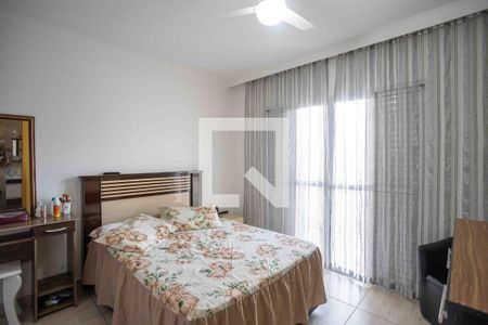 Casa à venda com 300m², 3 quartos e 8 vagasQuarto Suíte