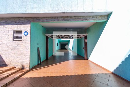 Casa à venda com 260m², 3 quartos e 6 vagas Casa à venda com 260m², 3 quartos e 6 vagasGaragem