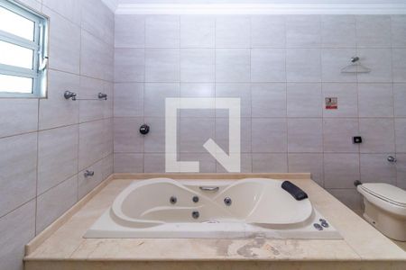 Casa à venda com 260m², 3 quartos e 6 vagas Casa à venda com 260m², 3 quartos e 6 vagasBanheiro da Suíte 2