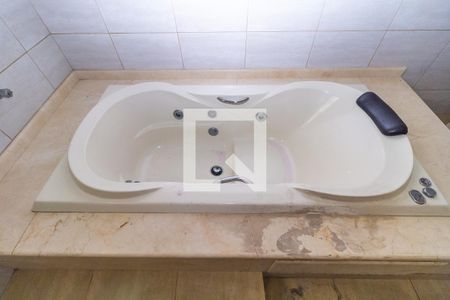 Casa à venda com 260m², 3 quartos e 6 vagas Casa à venda com 260m², 3 quartos e 6 vagasBanheiro da Suíte 2