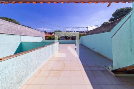 Varanda de casa à venda com 3 quartos, 260m² em Vila Ivone, São Paulo