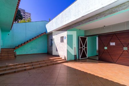 Casa à venda com 260m², 3 quartos e 6 vagas Casa à venda com 260m², 3 quartos e 6 vagasGaragem