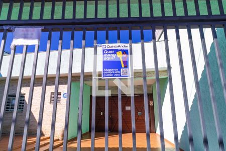 Casa à venda com 260m², 3 quartos e 6 vagas Casa à venda com 260m², 3 quartos e 6 vagasPlaquinha