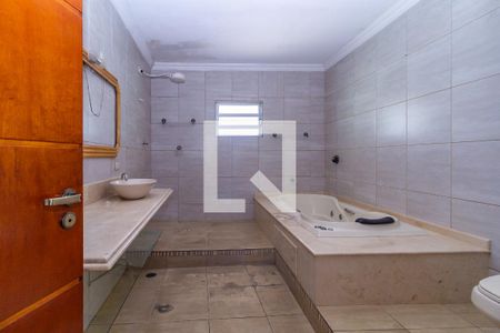 Casa à venda com 260m², 3 quartos e 6 vagas Casa à venda com 260m², 3 quartos e 6 vagasBanheiro da Suíte 2