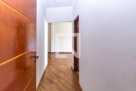 Corredor de casa à venda com 3 quartos, 260m² em Vila Ivone, São Paulo