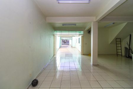 Casa à venda com 260m², 3 quartos e 6 vagas Casa à venda com 260m², 3 quartos e 6 vagasGaragem