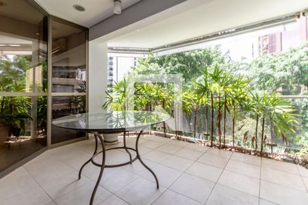 Sacada de apartamento à venda com 3 quartos, 250m² em Jardim Europa, São Paulo