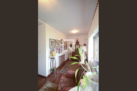 Casa à venda com 231m², 4 quartos e 5 vagasSaleta do Primeiro Piso