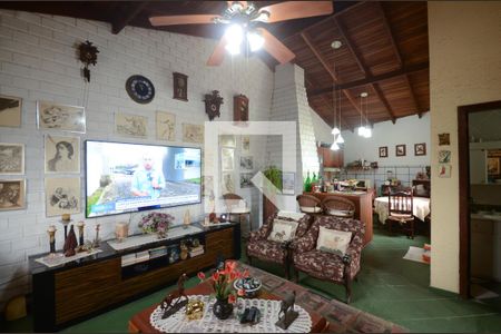 Casa à venda com 231m², 4 quartos e 5 vagasSala de TV