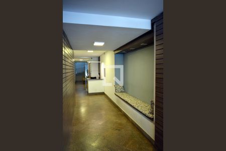 Apartamento à venda com 150m², 2 quartos e sem vagaHall social