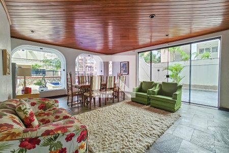 Apartamento para alugar com 300m², 3 quartos e 2 vagasÁrea comum