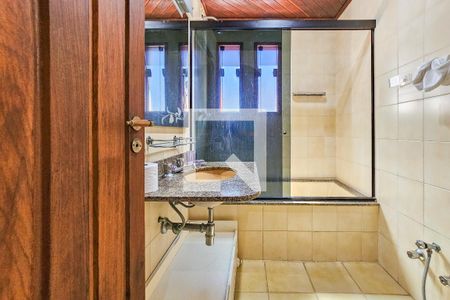 Apartamento para alugar com 300m², 3 quartos e 2 vagasBanheiro da Suíte 2