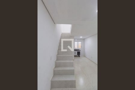 Escada de casa à venda com 2 quartos, 120m² em Jardim Lajeado, São Paulo