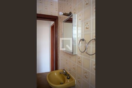 Casa à venda com 195m², 3 quartos e 2 vagasBanheiro