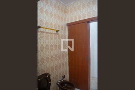 Casa à venda com 195m², 3 quartos e 2 vagasBanheiro