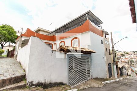 Casa à venda com 100m², 2 quartos e 4 vagasFachada