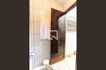 Casa à venda com 100m², 2 quartos e 4 vagasBanheiro de serviço