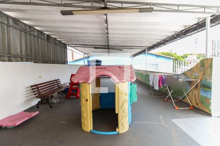 Casa à venda com 100m², 2 quartos e 4 vagasVaranda