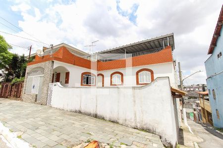 Casa à venda com 100m², 2 quartos e 4 vagasFachada